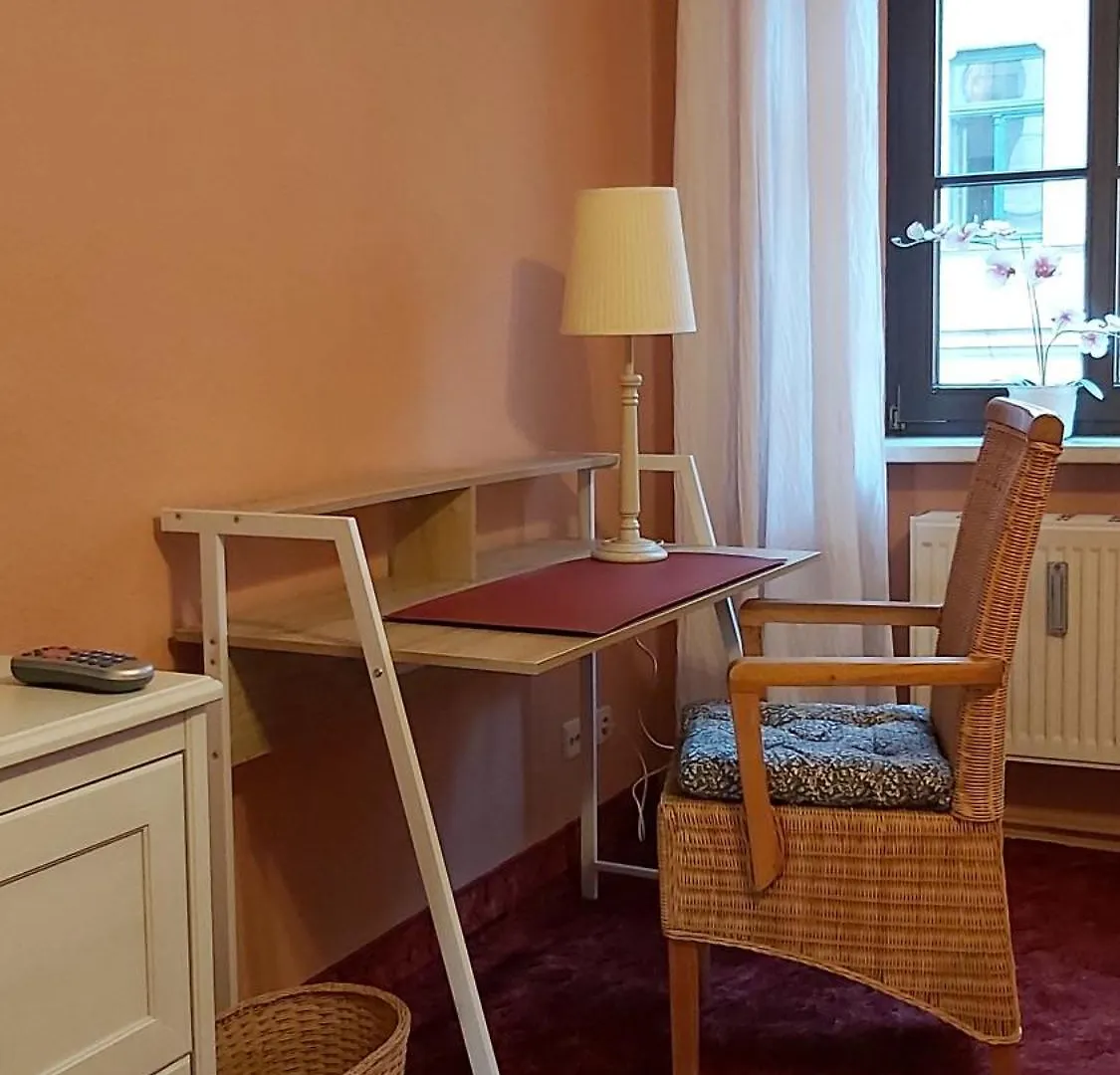 City-Ferienwohnungen-Dresden&Cottage im Garten - zentral in der Neustadt Louisenstrasse Deutschland