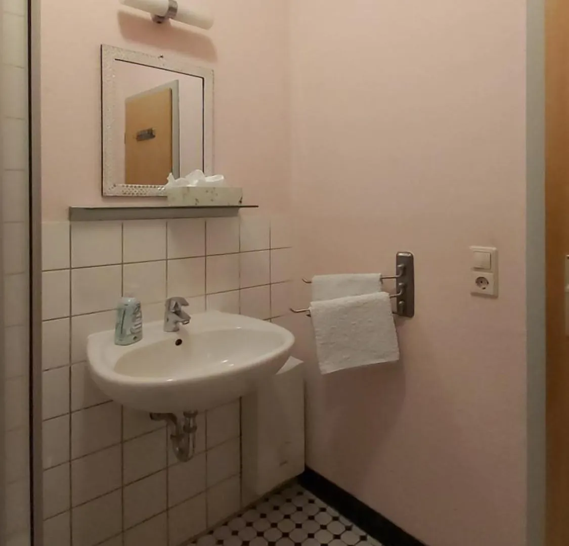 Apartment City-Ferienwohnungen-Dresden - Zentral Gelegen Im Haus Louisenstrasse 11 - Dresden-Neustadt