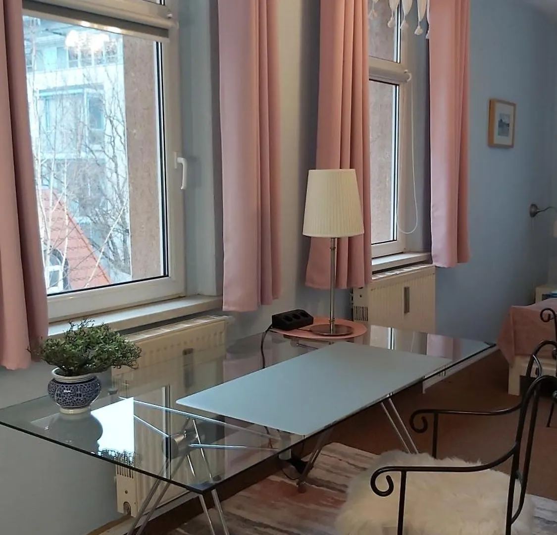 Apartment City-Ferienwohnungen-Dresden - Zentral Gelegen Im Haus Louisenstrasse 11 - Dresden-Neustadt Germany
