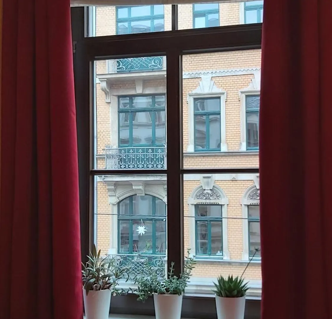 City-Ferienwohnungen-Dresden - Zentral Gelegen Im Haus Louisenstrasse 11 - Dresden-Neustadt 0*, Dresden