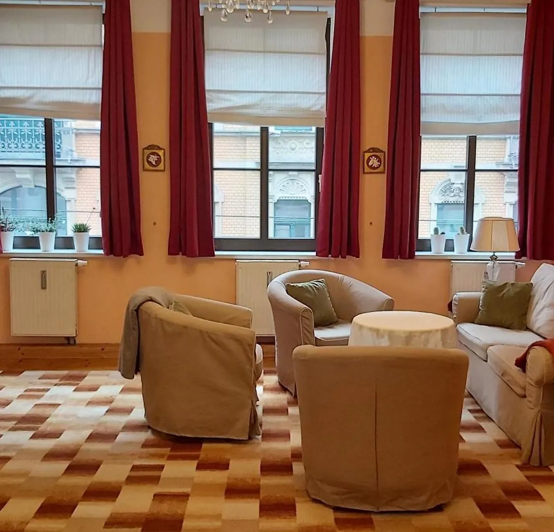 Apartment City-Ferienwohnungen-Dresden - Zentral Gelegen Im Haus Louisenstrasse 11 - Dresden-Neustadt Germany